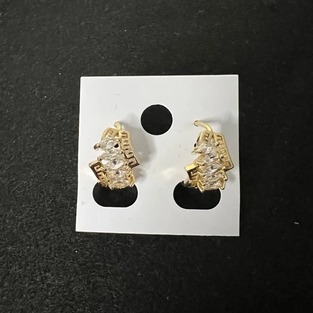 Unbranded 14k gold